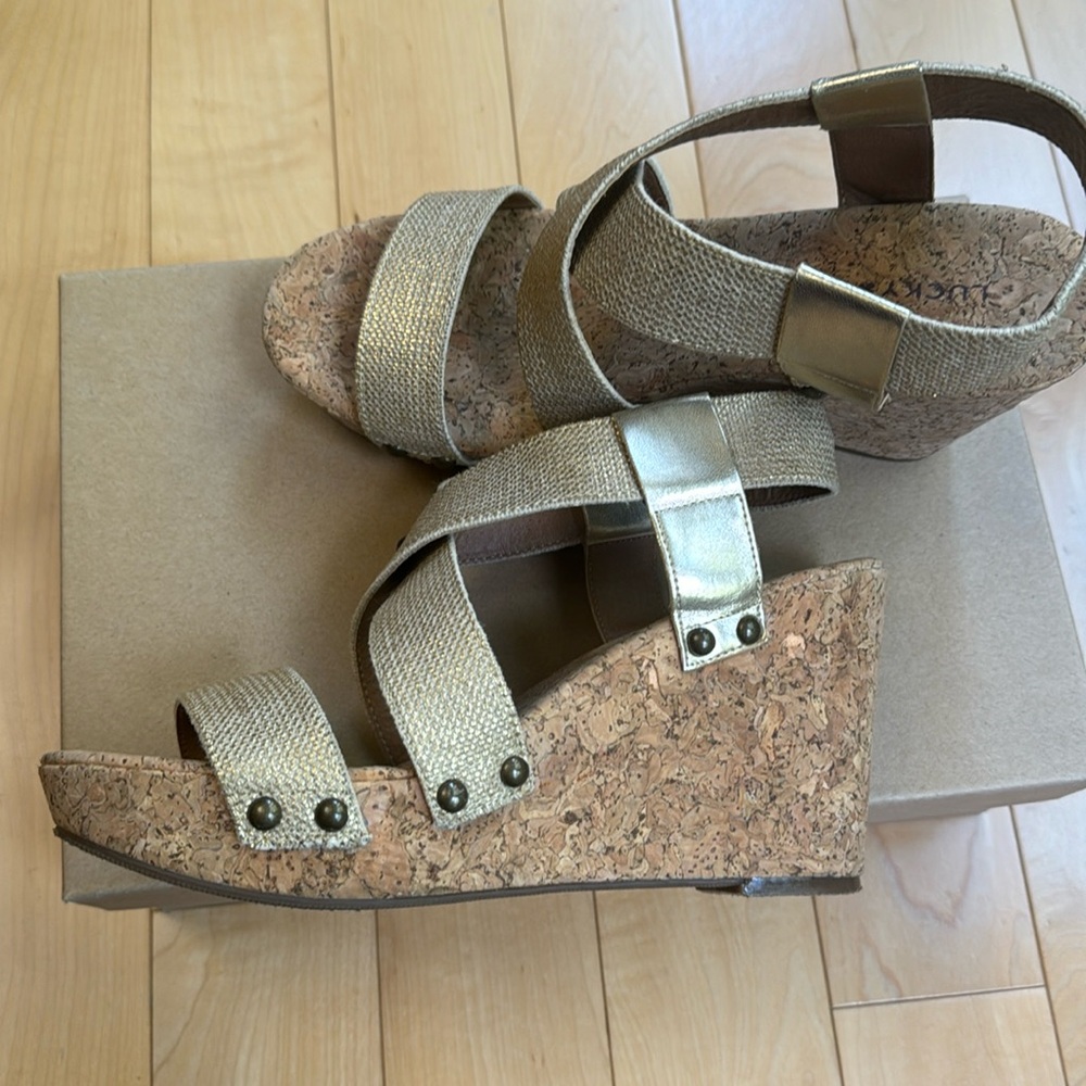 Lucky Brand 🍀 platform wedges